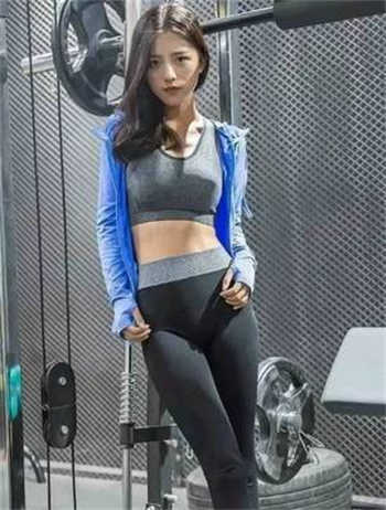 女子体罚学院狠点的作文