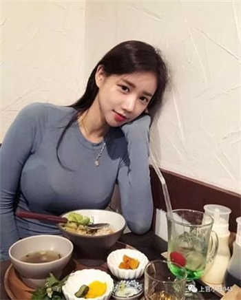 校长和女老师打扑克的电影
