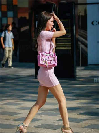 男女亲嘴片视频爱奇艺