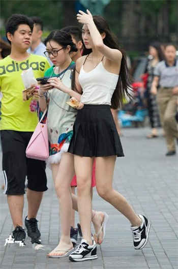 同事聚餐朋友圈怎么发