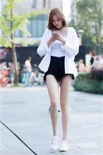 撕美女衣服