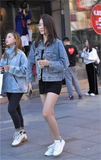 绿巨人扑寡姐表情包
