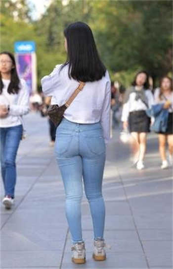 别墅开幼鲍莲