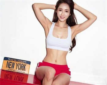 女运动员跑光照