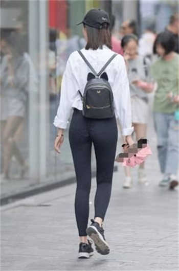 厦门路虎女车腿真白