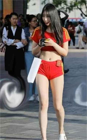 家庭主妇燥热的夏天
