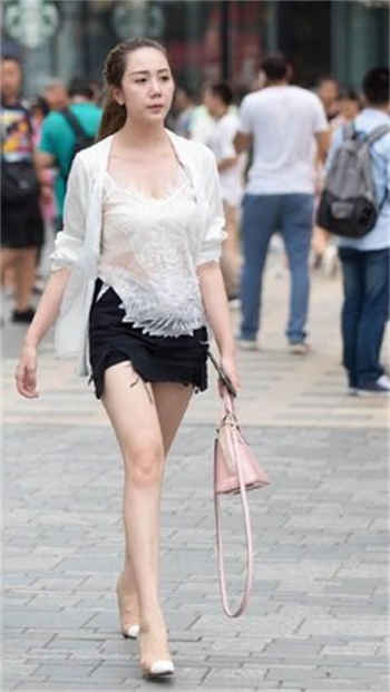 夏日小公园的厕所手机版