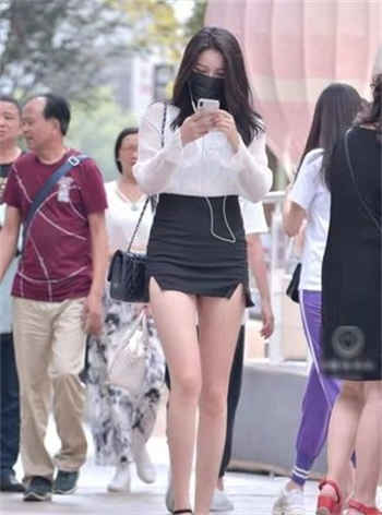 新三宝局长秦守仁和许婷