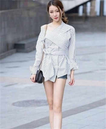 包一个女的过夜多少钱